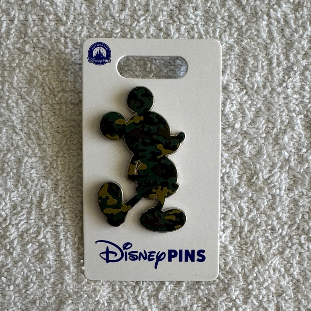 Disney Mickey Mouse “Veteran’s Day” Camouflage Pin